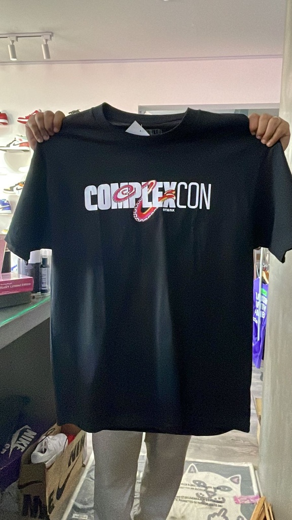 COMPLEX T SHIRT BLACK COMPLEXCON LOGO TENTACLES