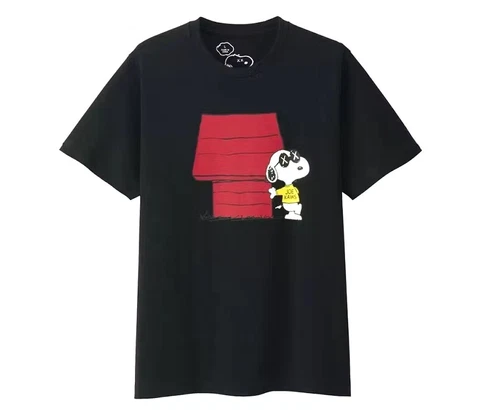 UNIQLO X KAWS T SHIRT BLACK SNOOPY CRIB
