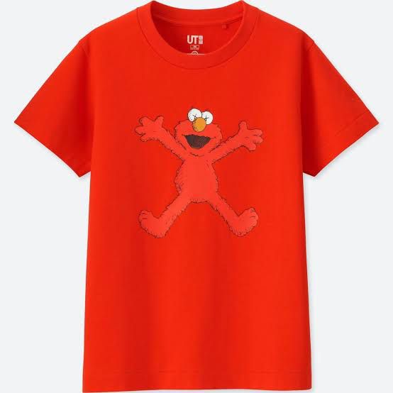 UNIQLO X KAWS T SHIRT PARADO RED ELMO